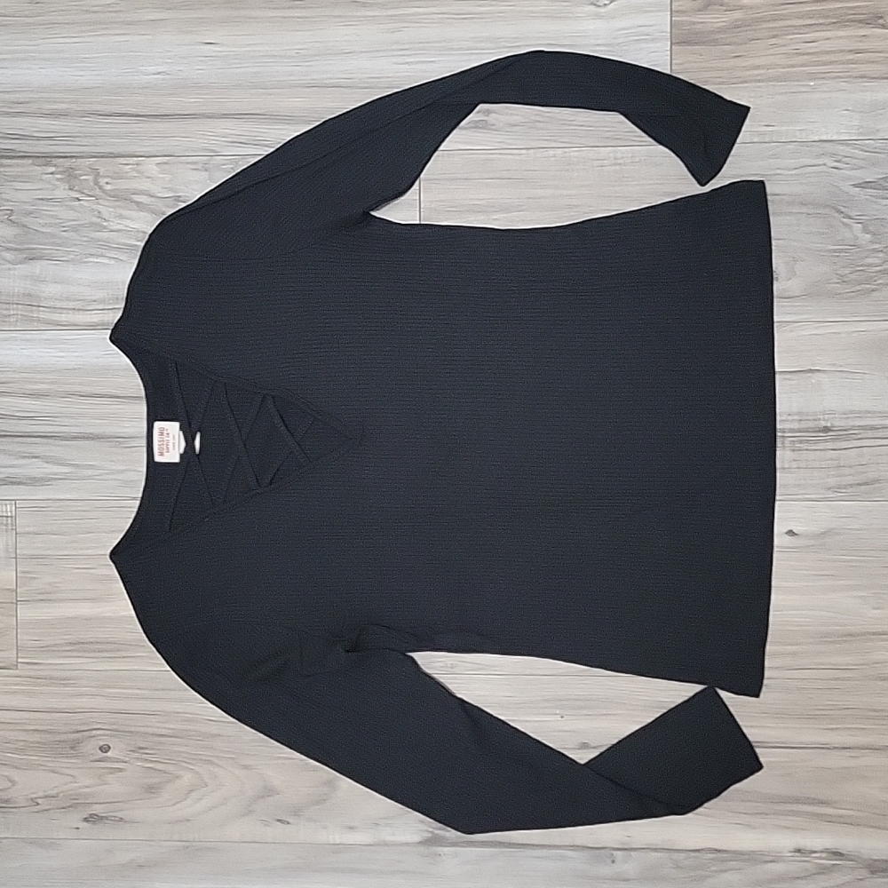 Strappy front long sleeved ribbed top